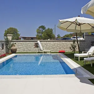 Lara Ilica Çeşme